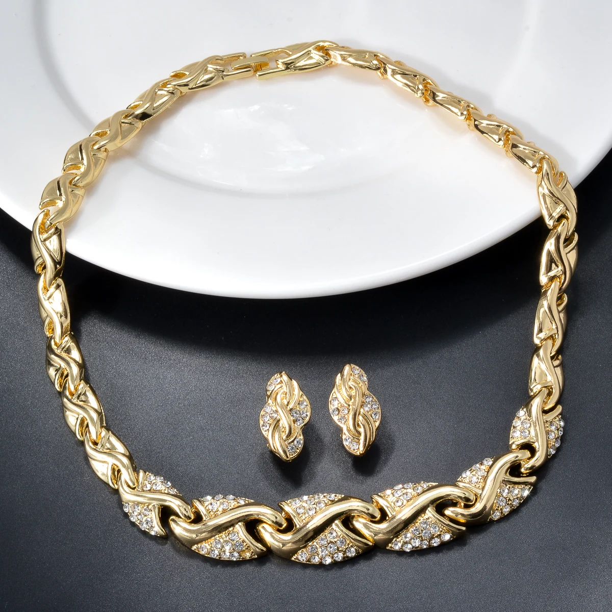 Dubai 18K Gold Plated Jewelry Set Women Luxurious Necklace Earrings Bracelet Ring 4pcs Bride Wedding Party Jewelry Set Gift