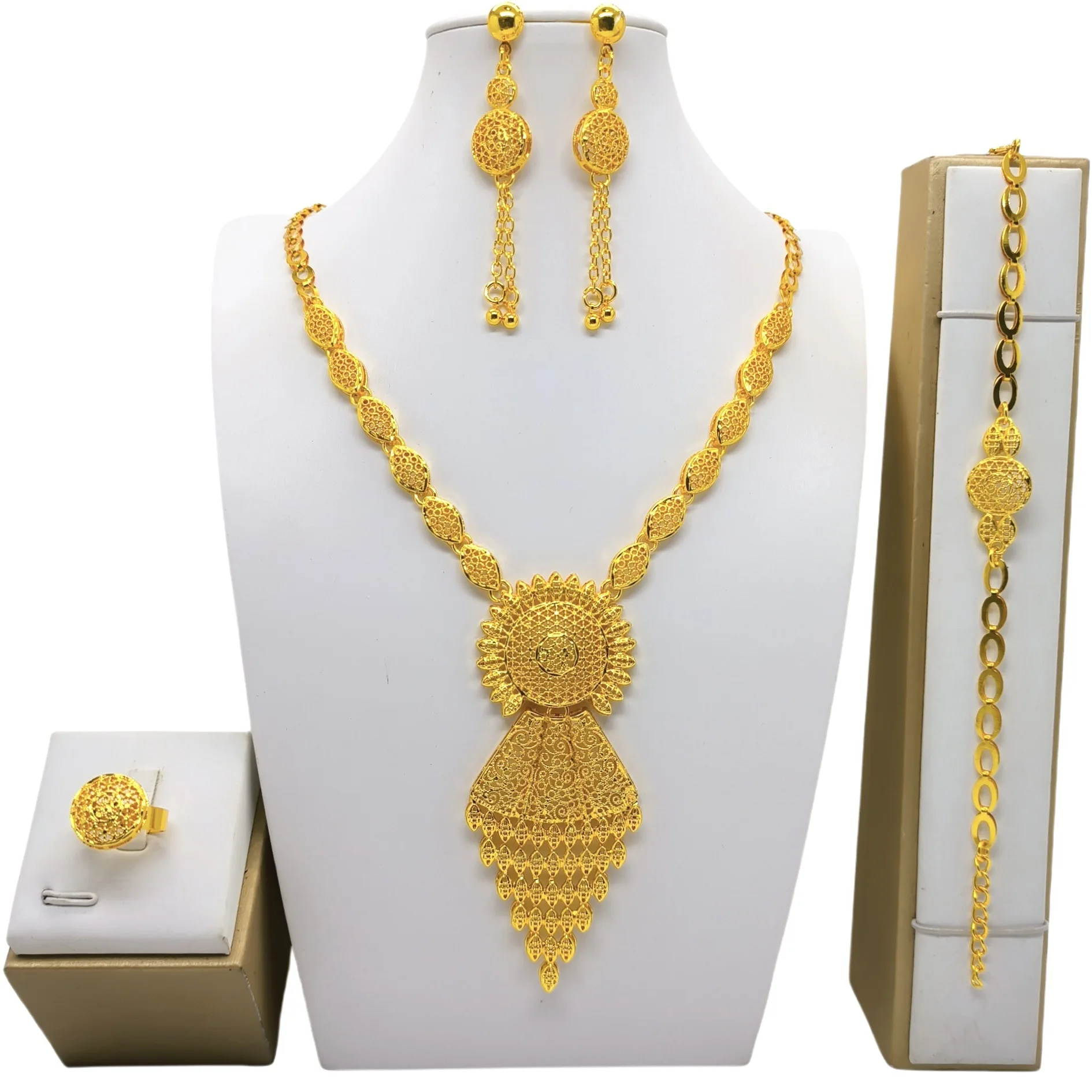 Arabic Women Gold Color Jewelry Sets Featured Round Pendant Earrings Rings Bracelets Suitable for Wedding Banquets Parties
