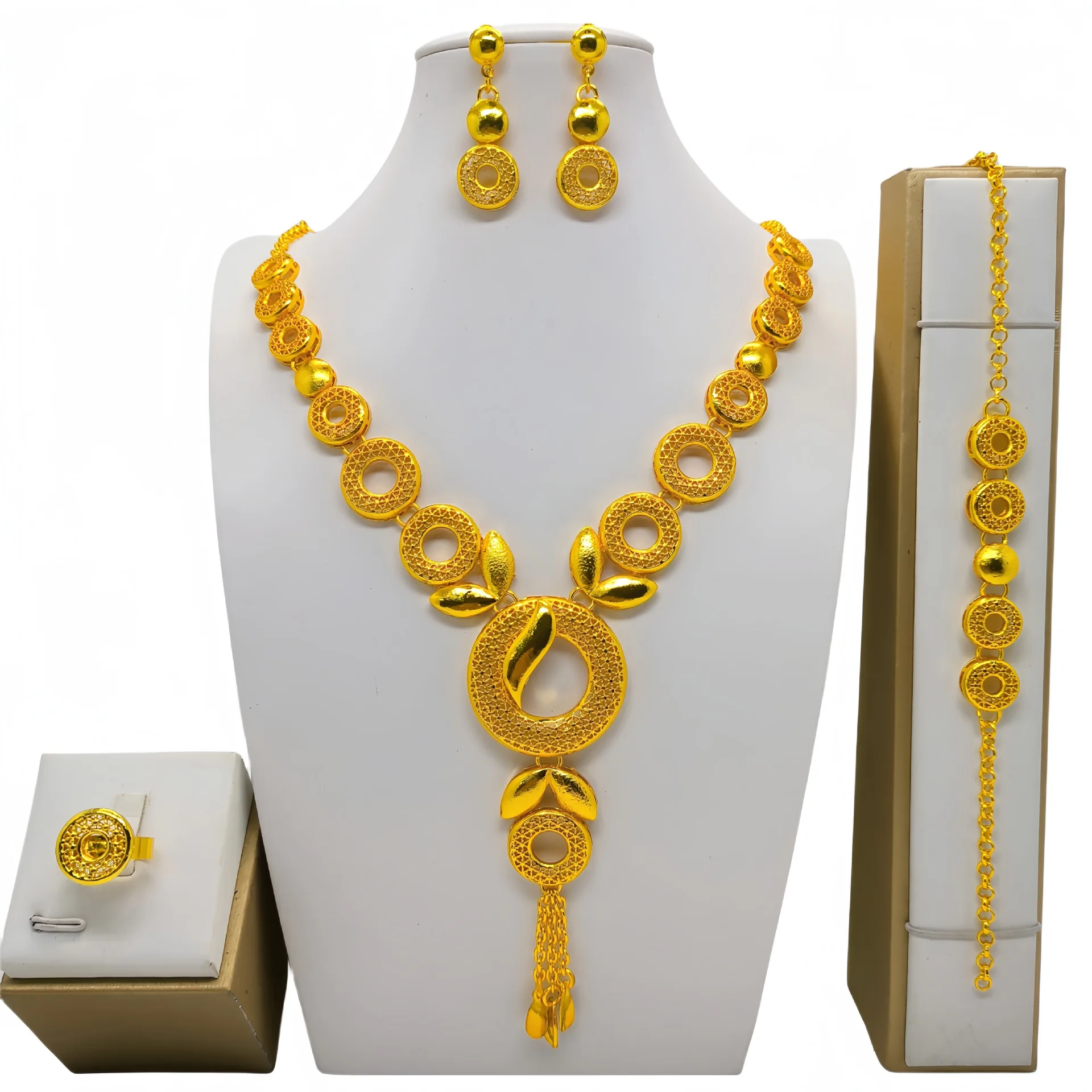 Arabic Women Gold Color Jewelry Sets Featured Round Pendant Earrings Rings Bracelets Suitable for Wedding Banquets Parties