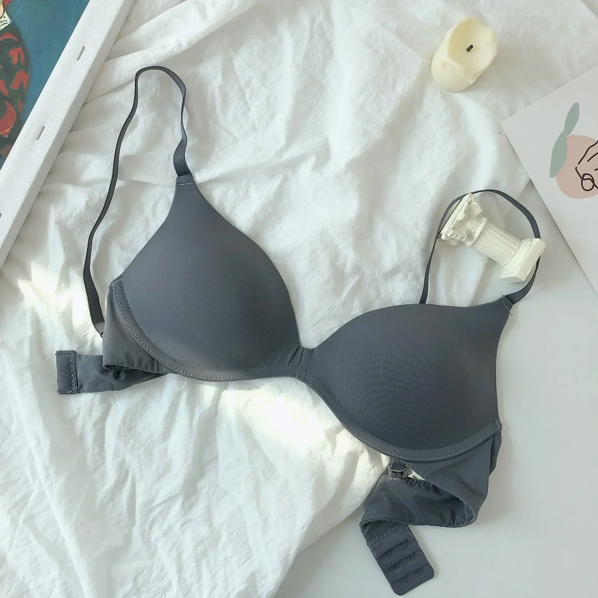 Bras for Women Seamless Backless Underwear Sexy Lingerie 3/4 Cup Bralette Top Wireless Brassiere Intimates Japanese Simple Bra