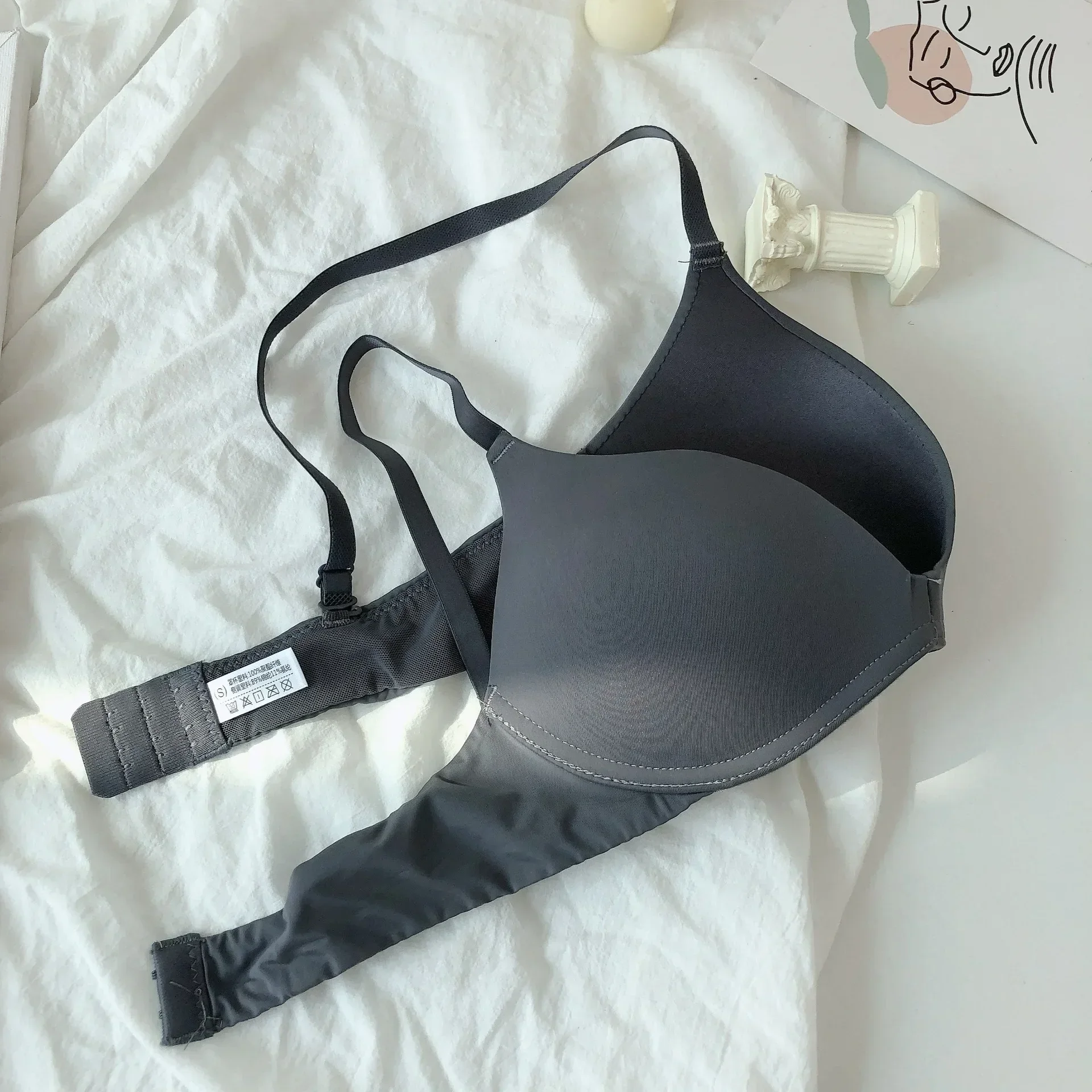 Bras for Women Seamless Backless Underwear Sexy Lingerie 3/4 Cup Bralette Top Wireless Brassiere Intimates Japanese Simple Bra