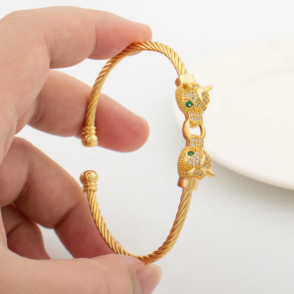 Fashion Cuff Bangles for Women Dubai 18k Gold Color Charm Bracelet Luxury Leopard Head White Zircon Jewelry African Wedding Gift