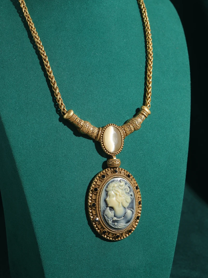 Vintage Cameo Jewelry Sets Natural Stone Oval Relief Portrait Of A Beauty Woman Pendants Retro Outfits Luxury Designs 2025 Trend