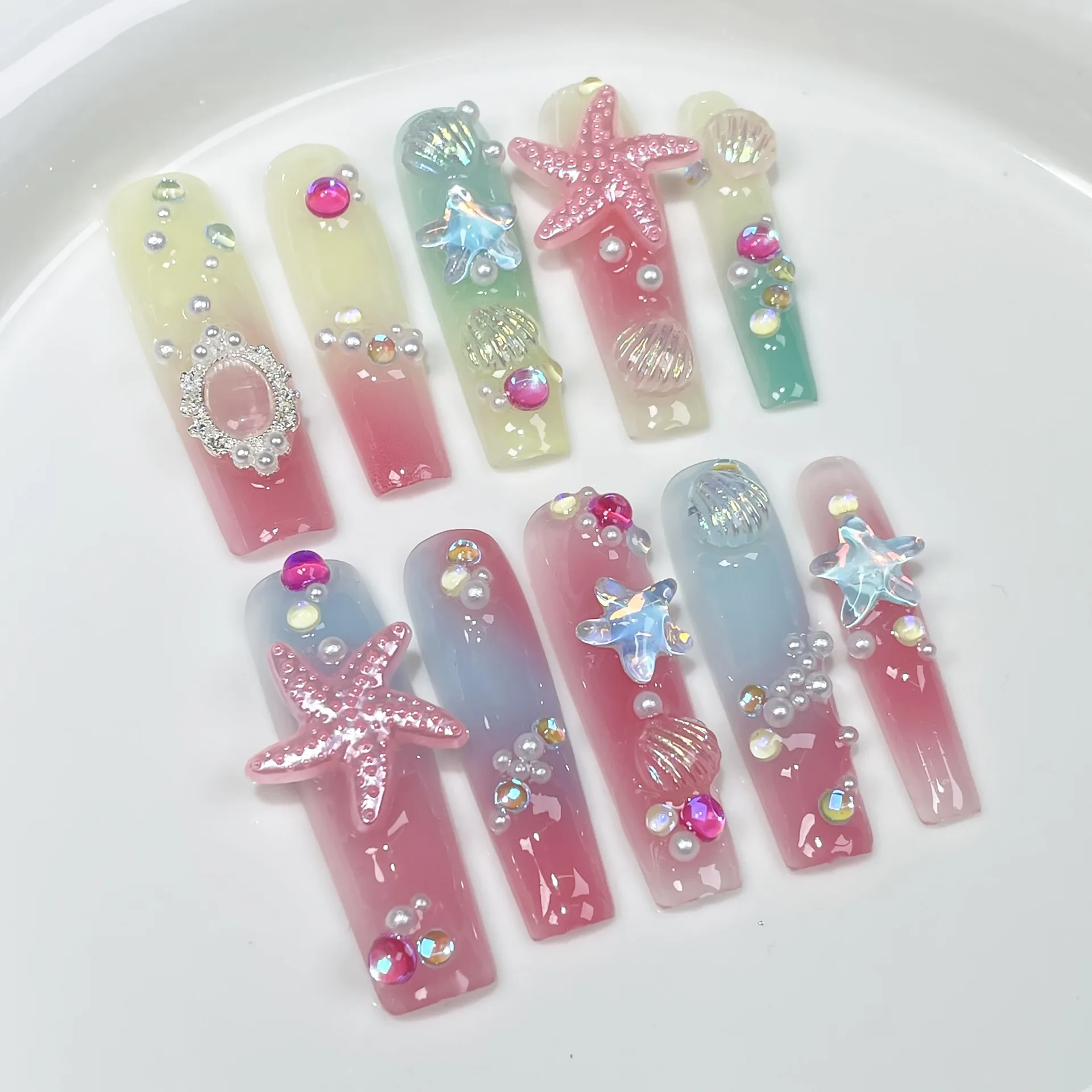 Handmade Extra Long Press on Nails Cute Bear Love Rhinestone Design Fake Nails Full Cover European Shiny False Nail Patches